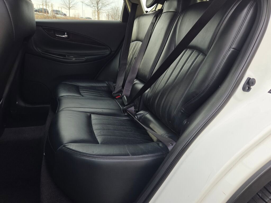 2017 INFINITI QX50 - Image 16