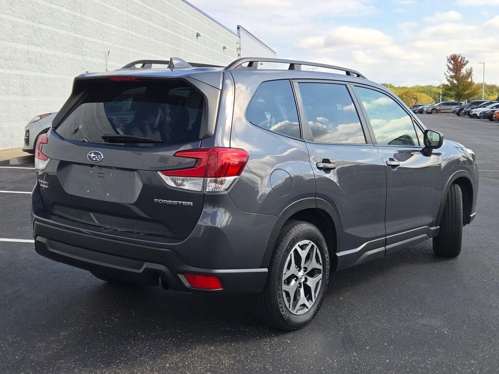 2022 SUBARU FORESTER - Image 10