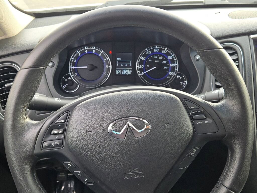 2017 INFINITI QX50 - Image 30