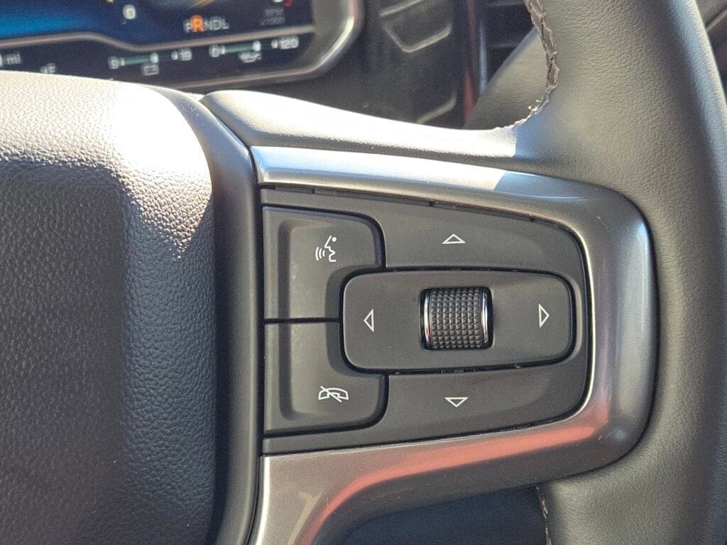 2023 CHEVROLET SILVERADO - Image 32