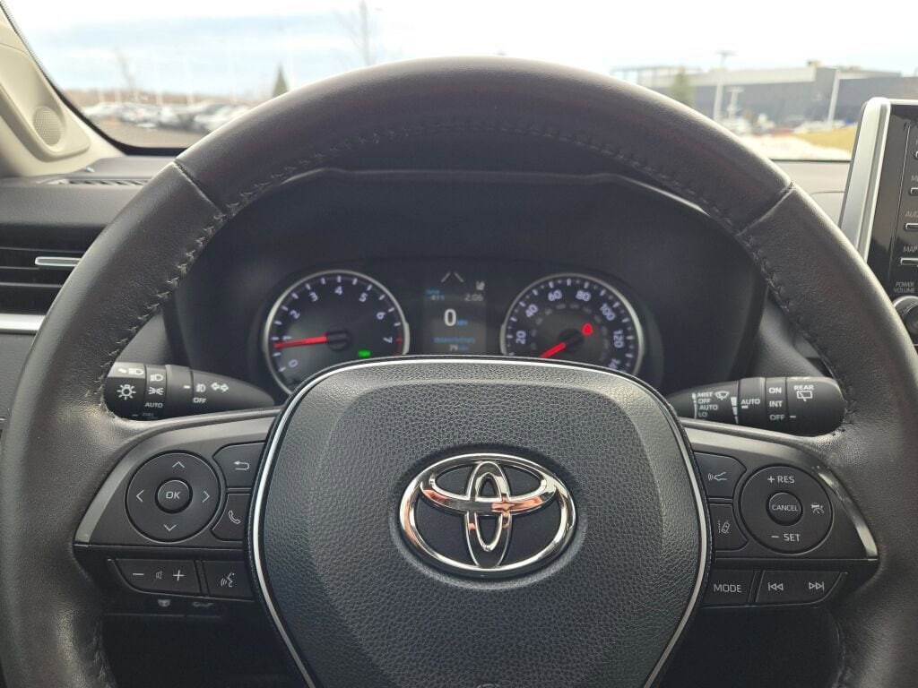 2020 TOYOTA RAV4 - Image 32