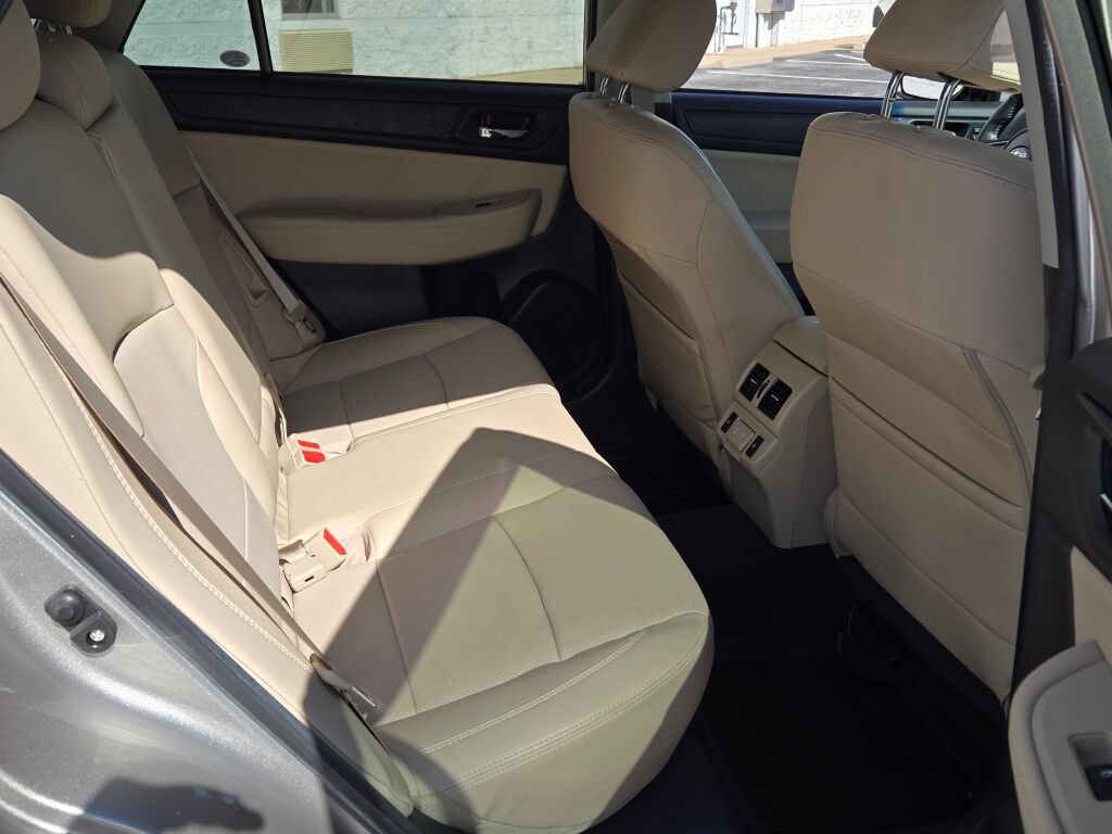 2019 Subaru Outback Limited - Photo 8