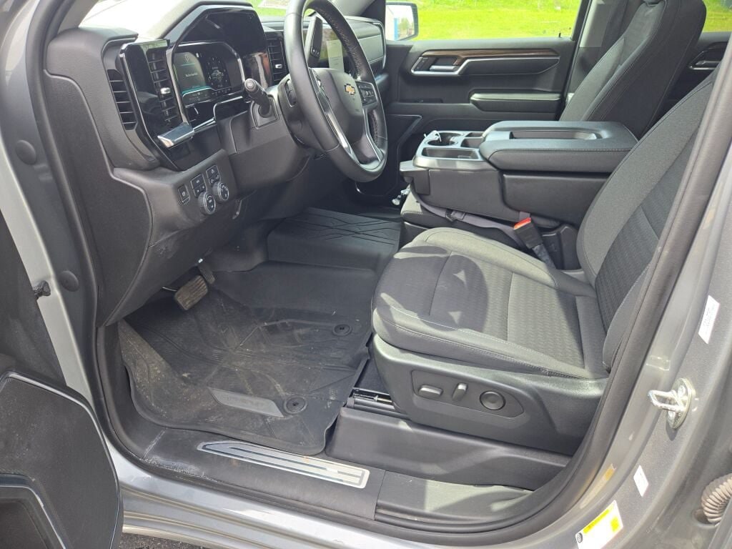 2023 Chevrolet Silverado 1500 LT - Photo 24