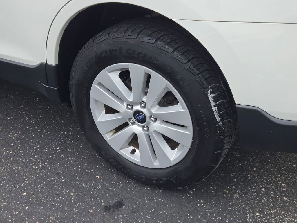 2017 SUBARU OUTBACK - Image 15