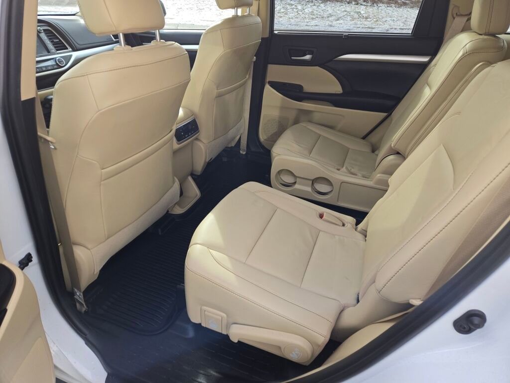 2019 TOYOTA HIGHLANDER - Image 19