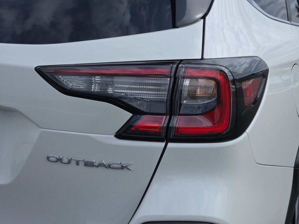 2025 SUBARU OUTBACK - Image 11