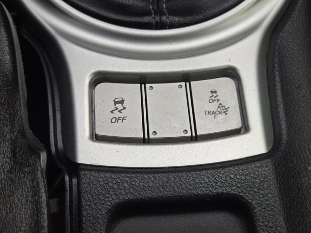 2017 TOYOTA 86 - Image 18