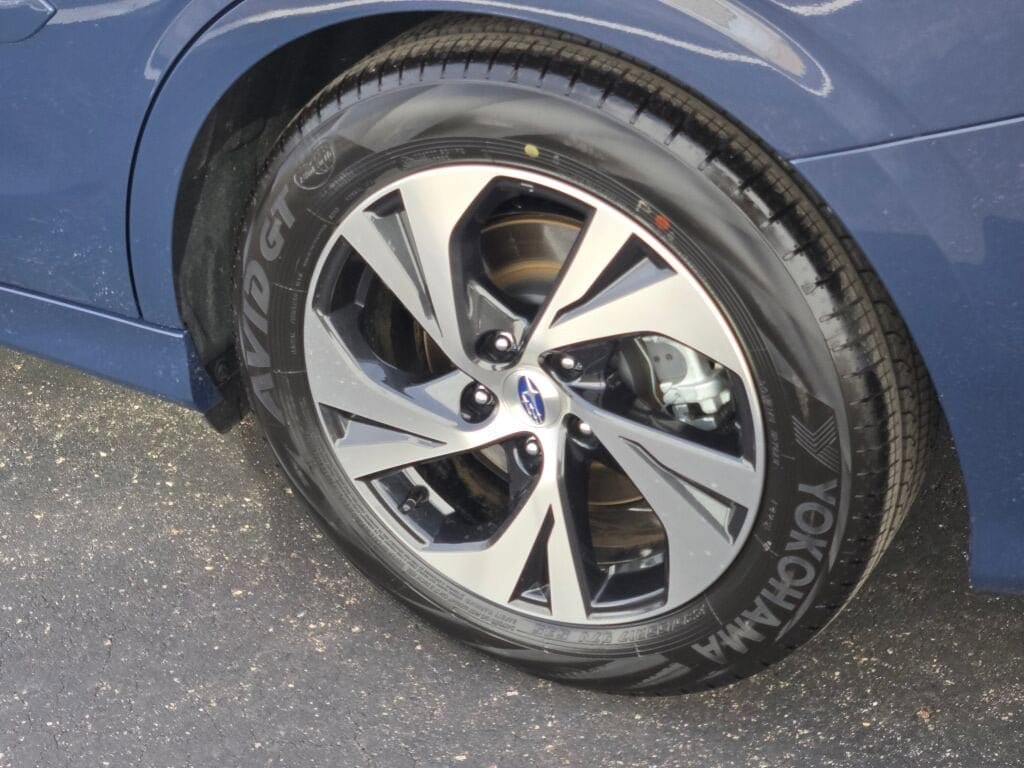 2025 SUBARU LEGACY - Image 15