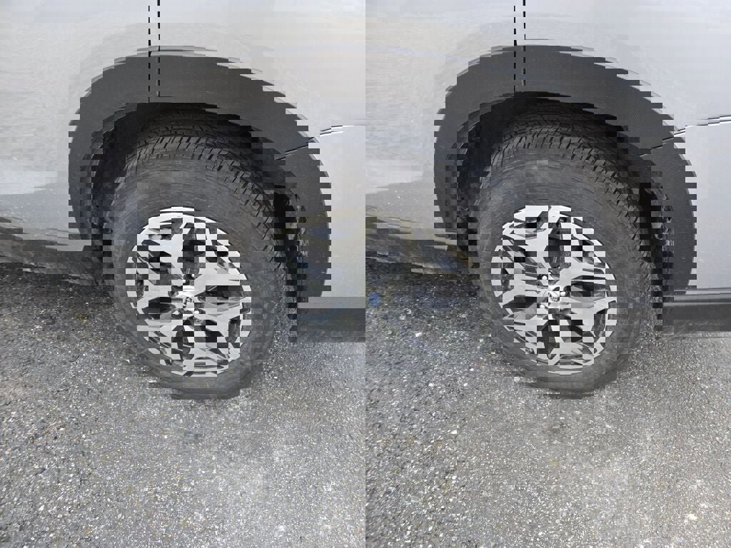 2023 SUBARU FORESTER - Image 5