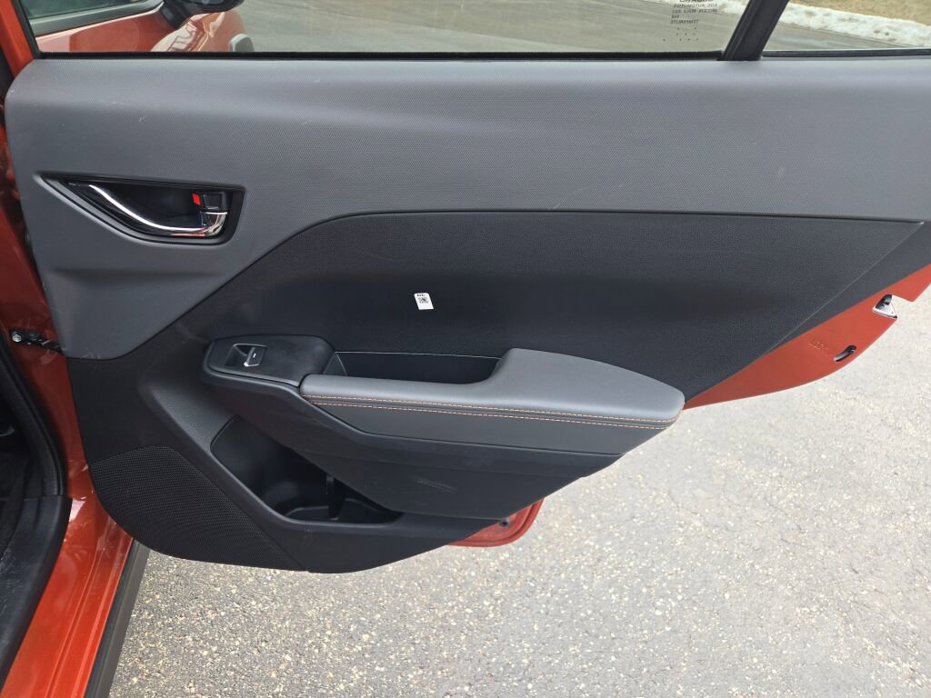 2025 SUBARU CROSSTREK - Image 9
