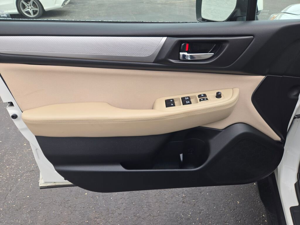 2017 SUBARU OUTBACK - Image 18