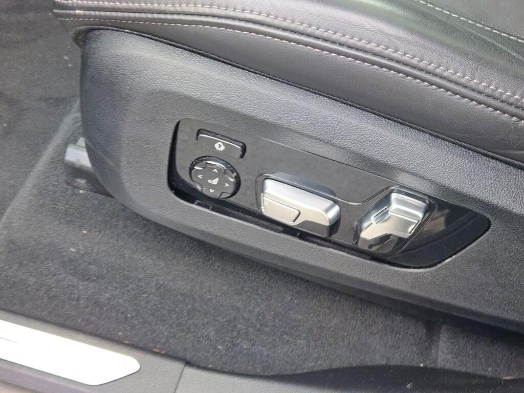 2025 BMW X5 - Image 21