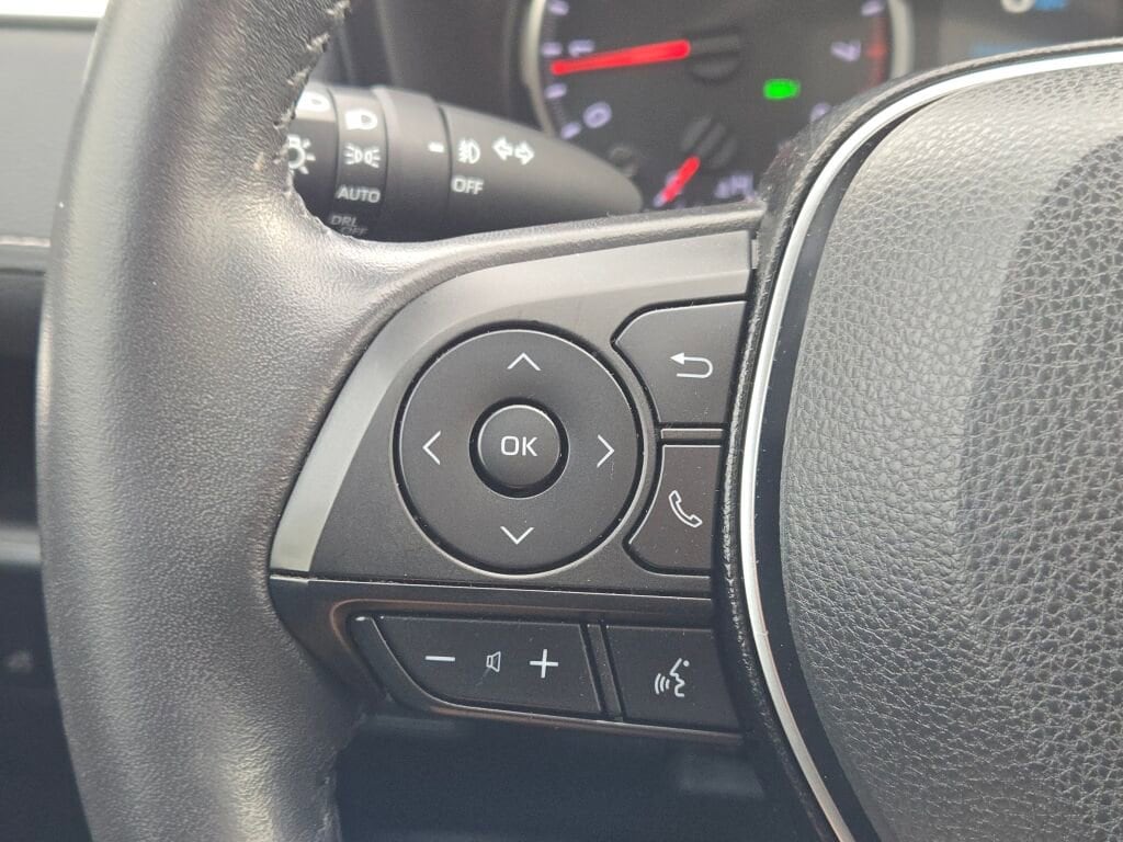 2020 TOYOTA RAV4 - Image 28