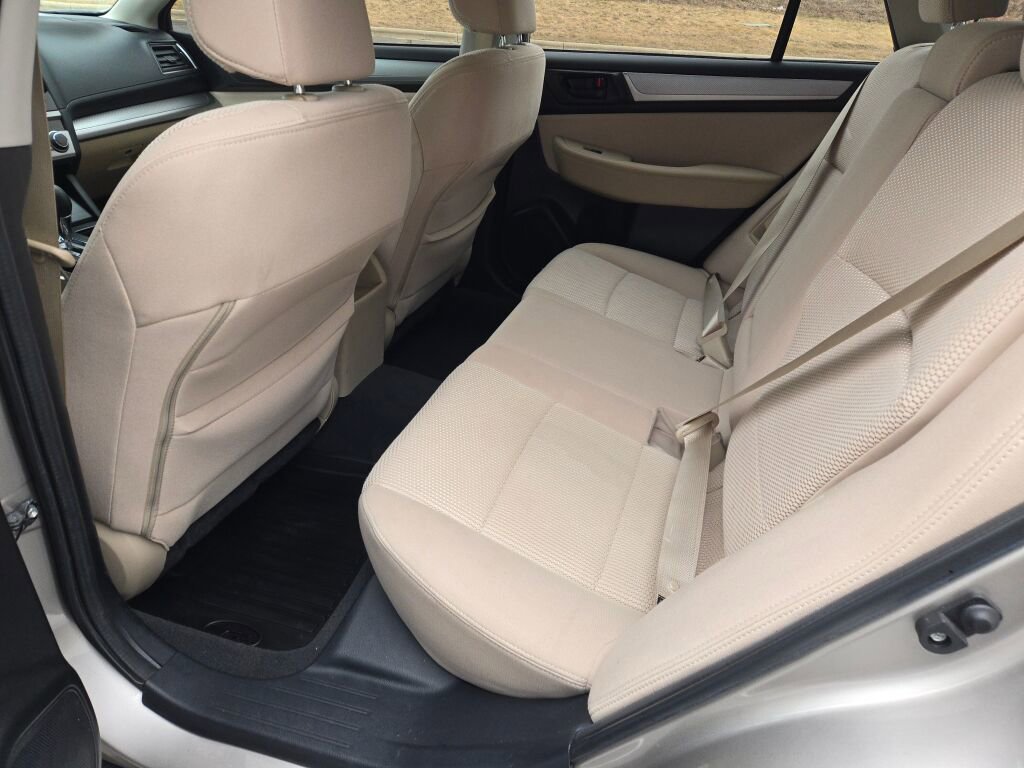 2019 SUBARU OUTBACK - Image 17