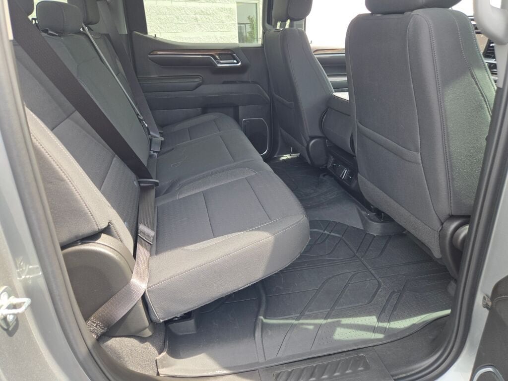2023 Chevrolet Silverado 1500 LT - Photo 10