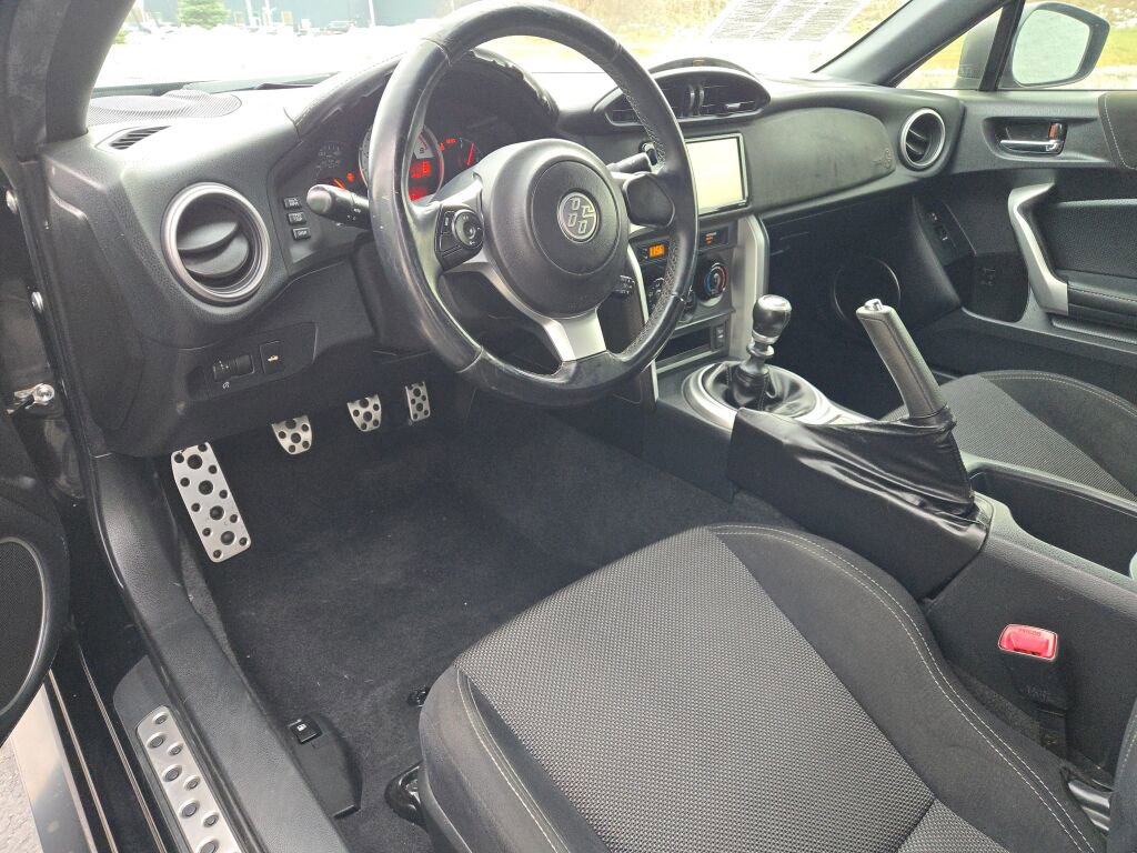 2017 TOYOTA 86 - Image 14