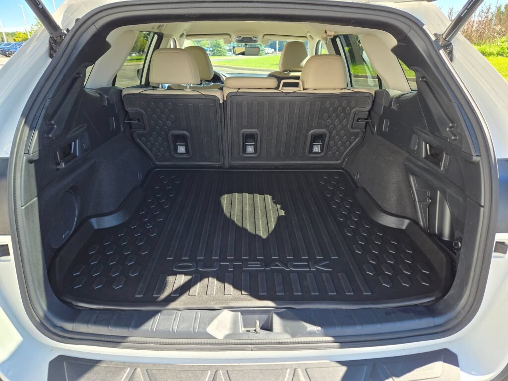 2020 Subaru Outback Limited - Photo 14
