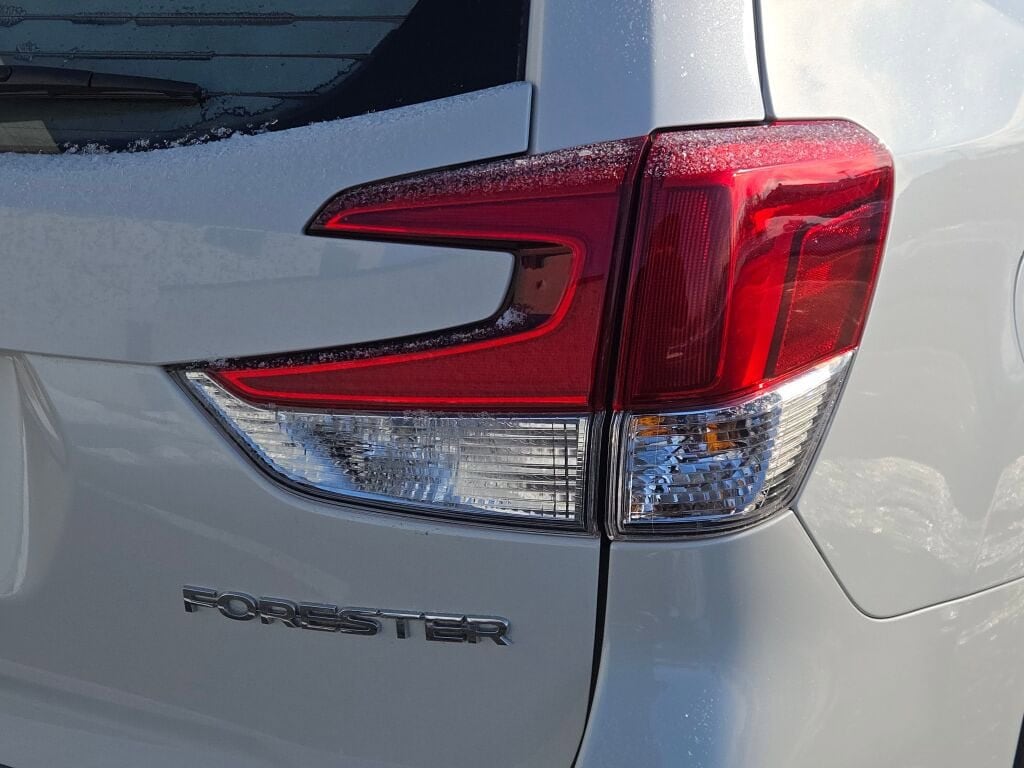 2022 SUBARU FORESTER - Image 11