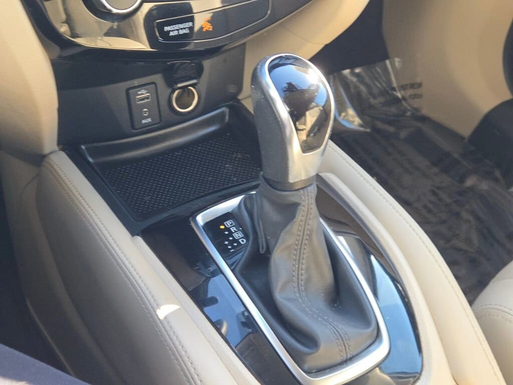 2017 NISSAN ROGUE - Image 28