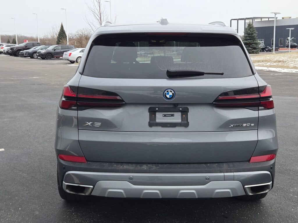2025 BMW X5 - Image 12