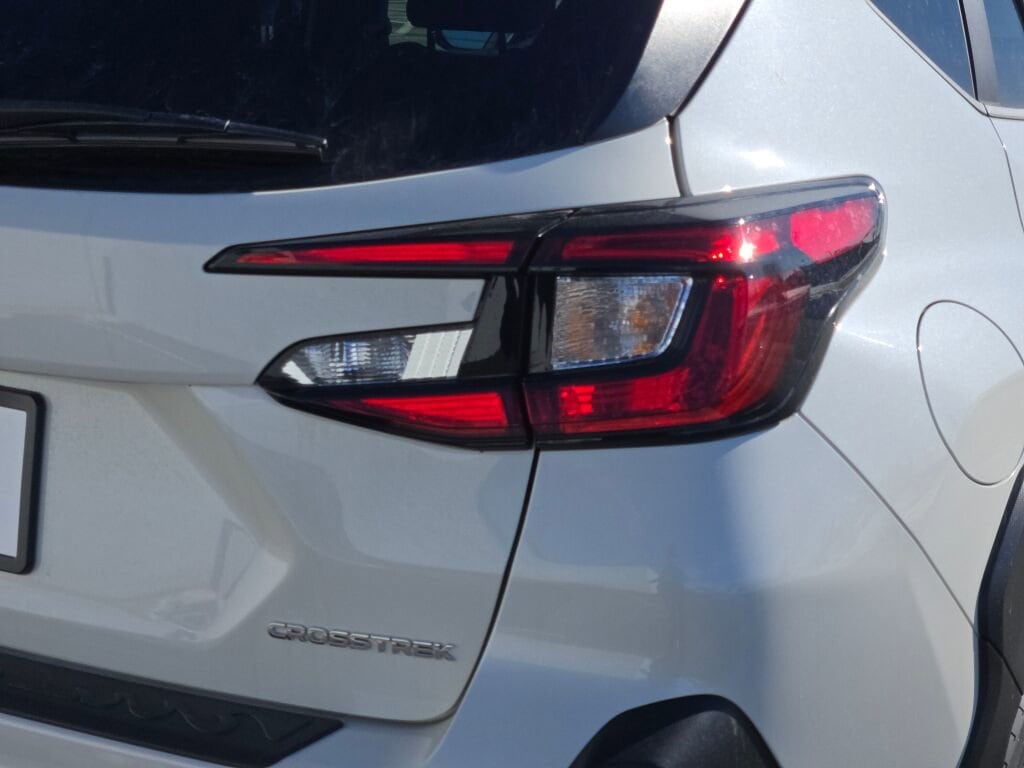 2024 SUBARU CROSSTREK - Image 11