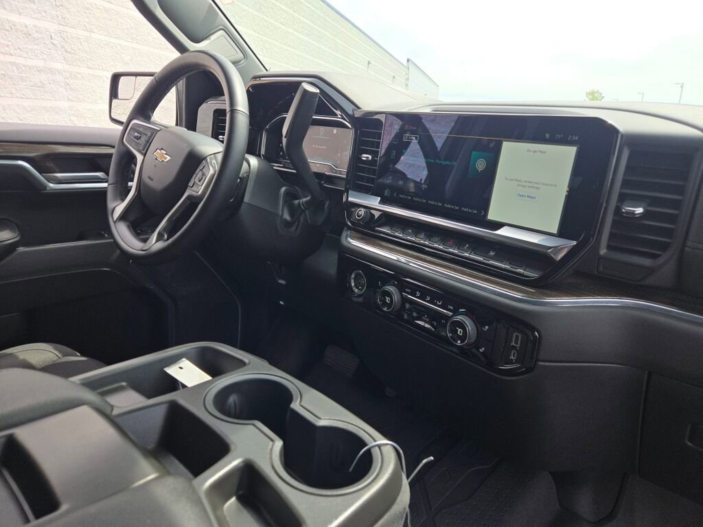 2023 Chevrolet Silverado 1500 LT - Photo 8