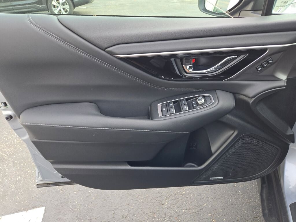 2023 SUBARU OUTBACK - Image 19
