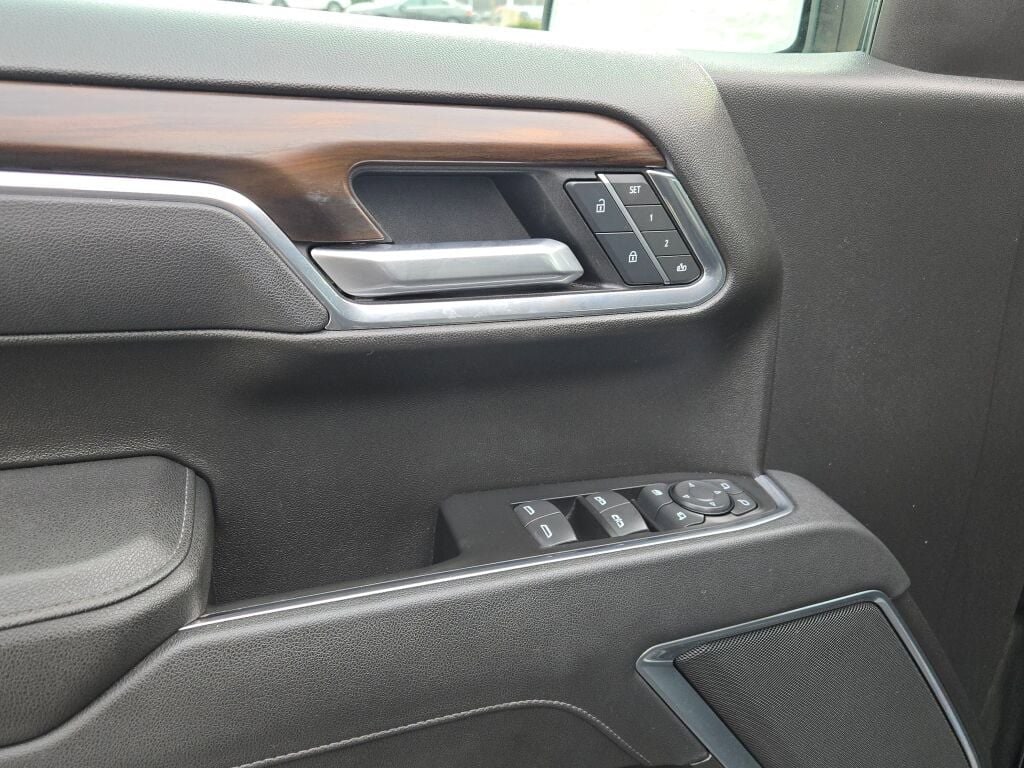 2025 GMC SIERRA - Image 19