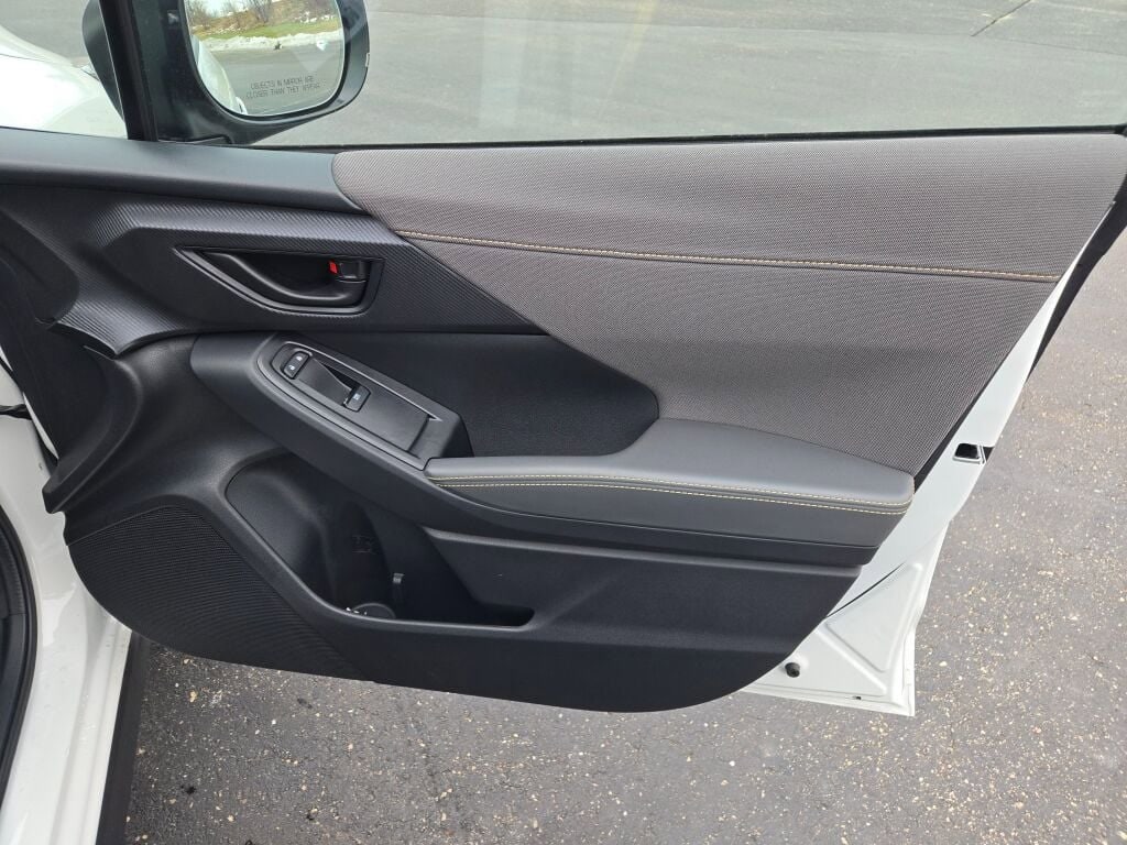 2025 SUBARU CROSSTREK - Image 6