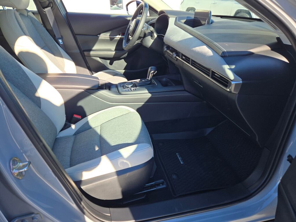 2026 MAZDA CX-30 - Image 6