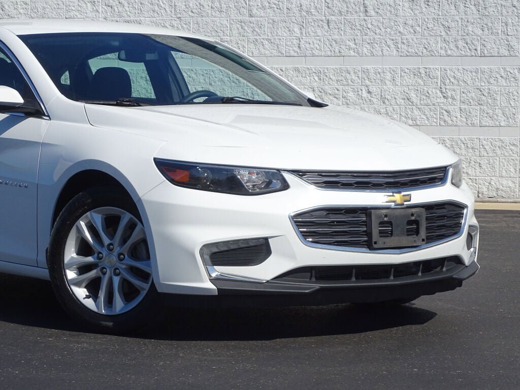 Used 2016 Chevrolet Malibu 1LT with VIN 1G1ZE5ST4GF182198 for sale in Kenosha, WI