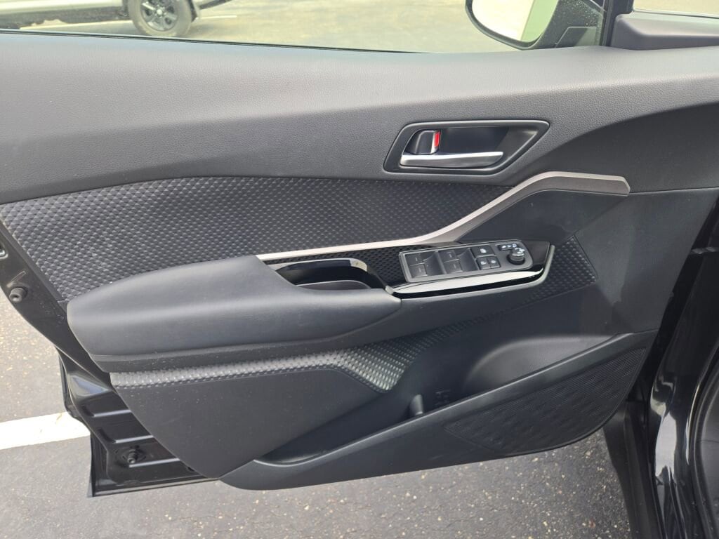 2021 TOYOTA C-HR - Image 19