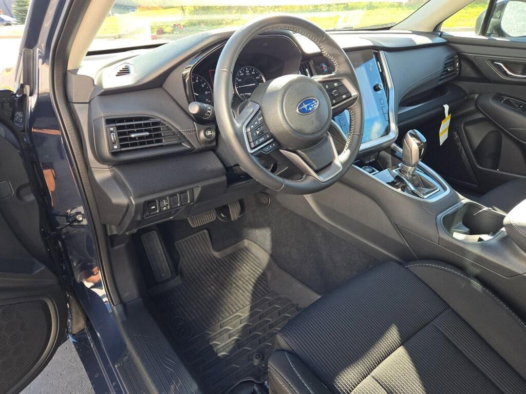 2025 SUBARU LEGACY - Image 18