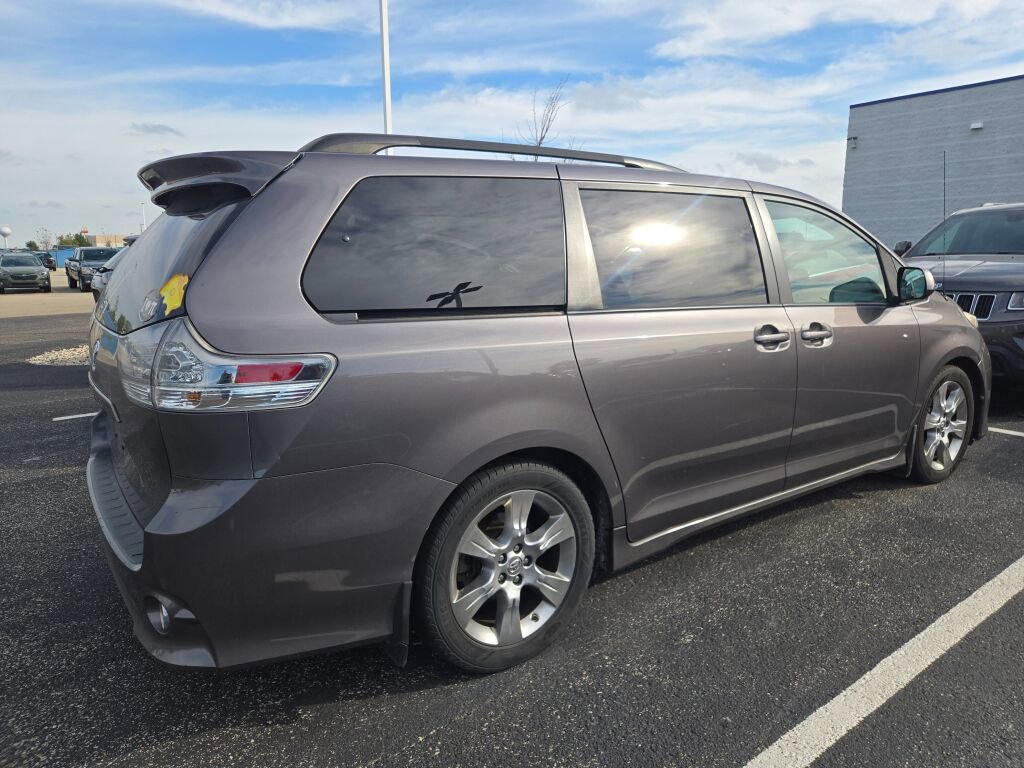 2012 Toyota Sienna photo 3