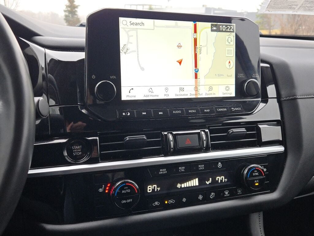 2025 Nissan Pathfinder SL - Photo 25