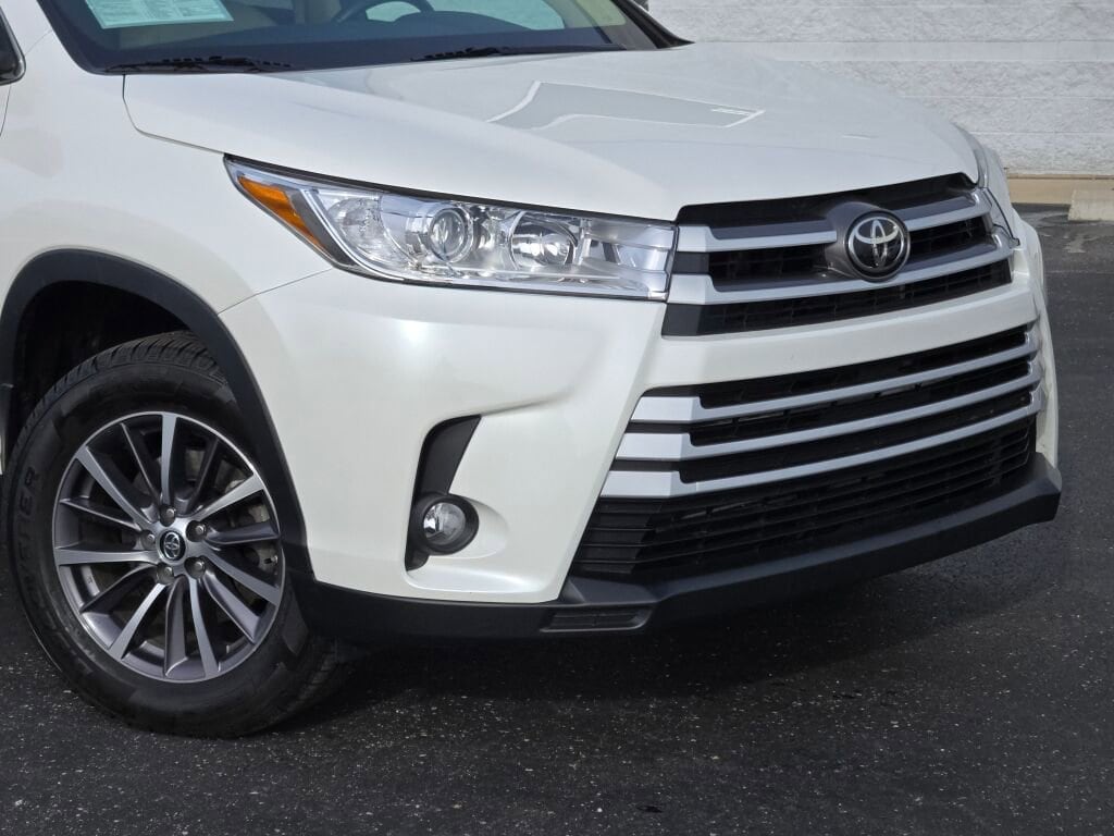 2019 TOYOTA HIGHLANDER - Image 2
