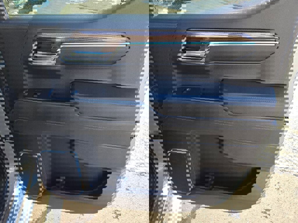 2023 CHEVROLET SILVERADO - Image 8