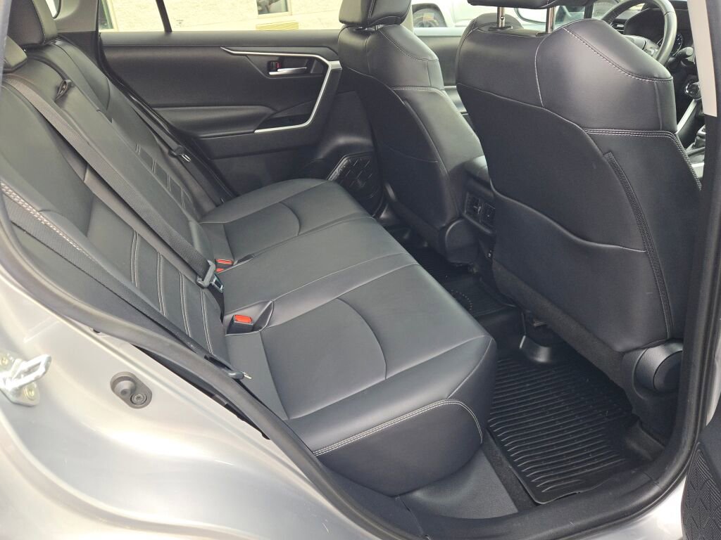 2020 TOYOTA RAV4 - Image 8