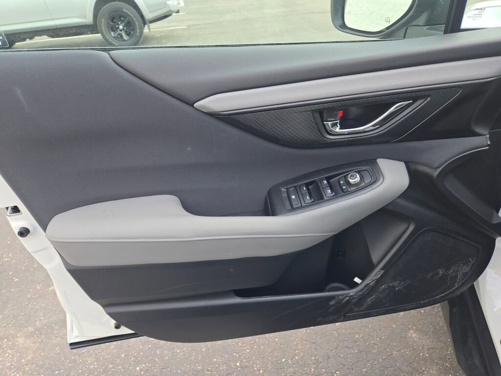 2025 SUBARU OUTBACK - Image 19