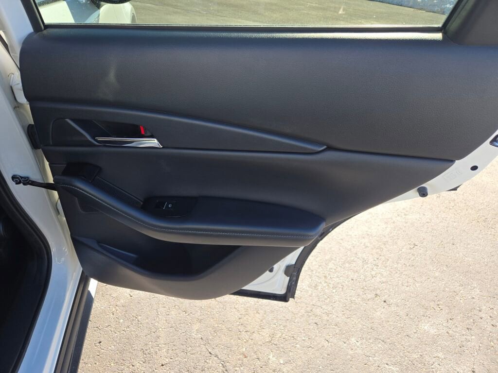 2023 MAZDA CX-30 - Image 8