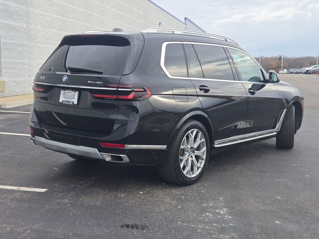 2025 BMW X7 - Image 11