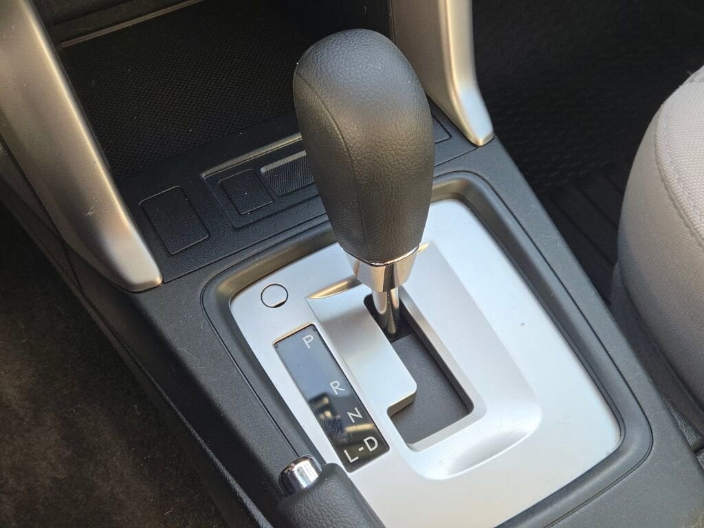 2017 SUBARU FORESTER - Image 25