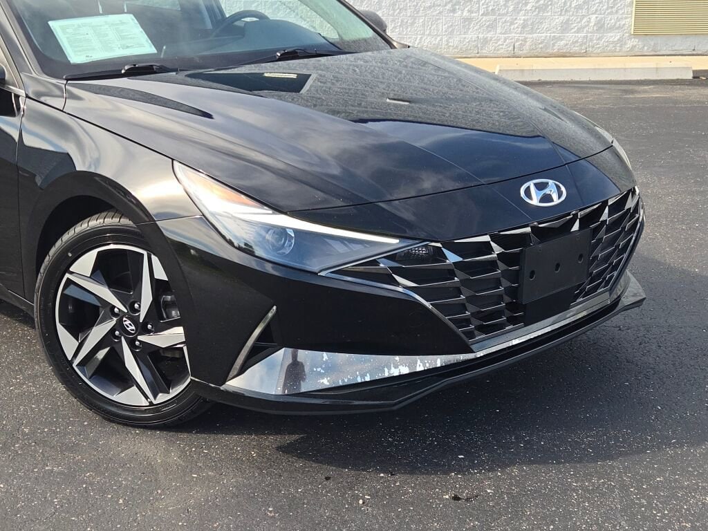 Used 2021 Hyundai Elantra SEL with VIN KMHLN4AG6MU090573 for sale in Kenosha, WI