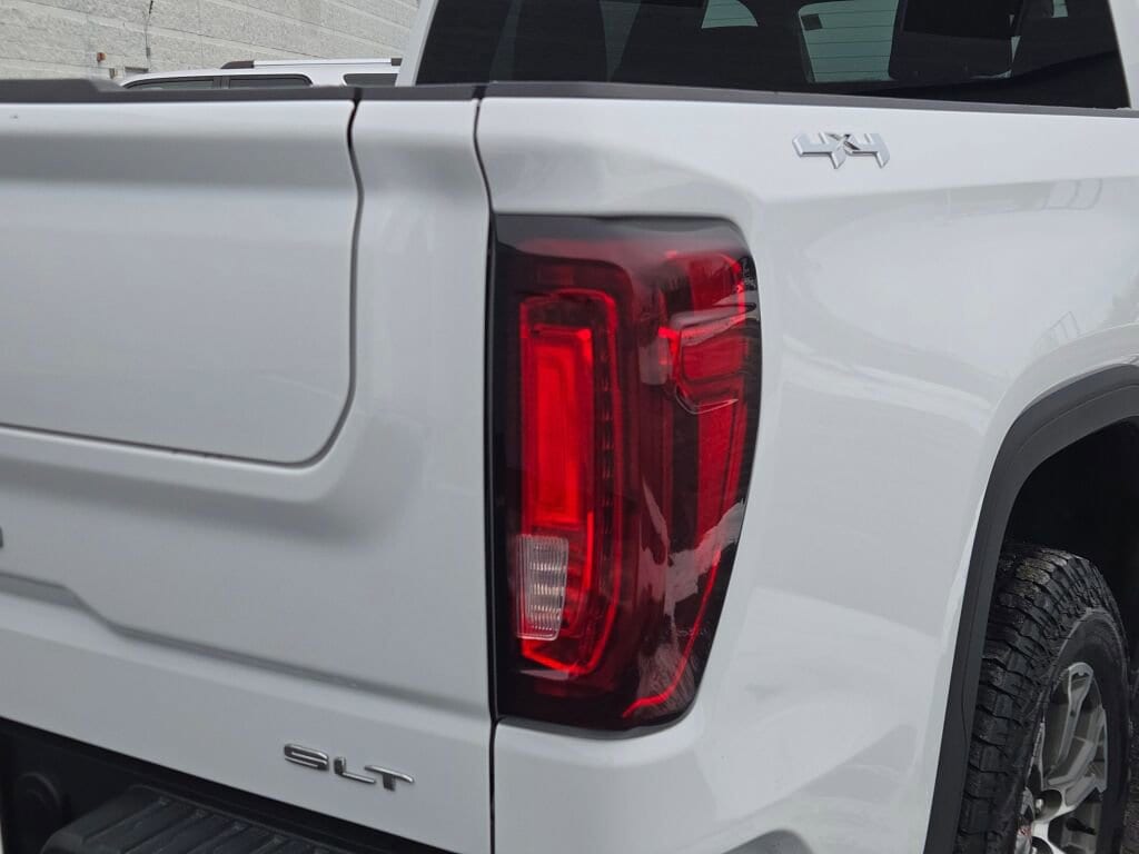 2024 GMC SIERRA - Image 11