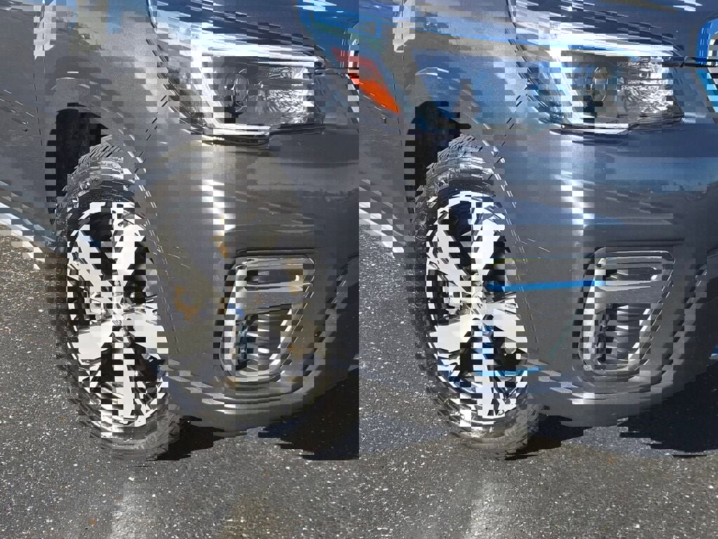 2021 Subaru Forester Touring photo 2