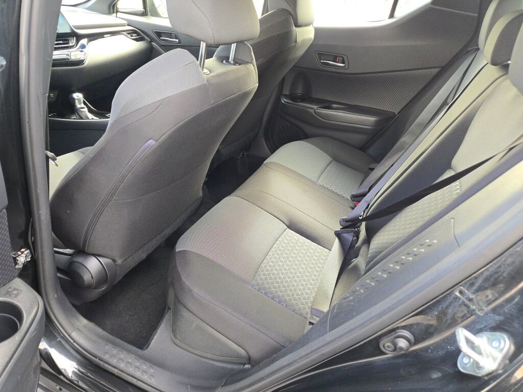 2021 TOYOTA C-HR - Image 17