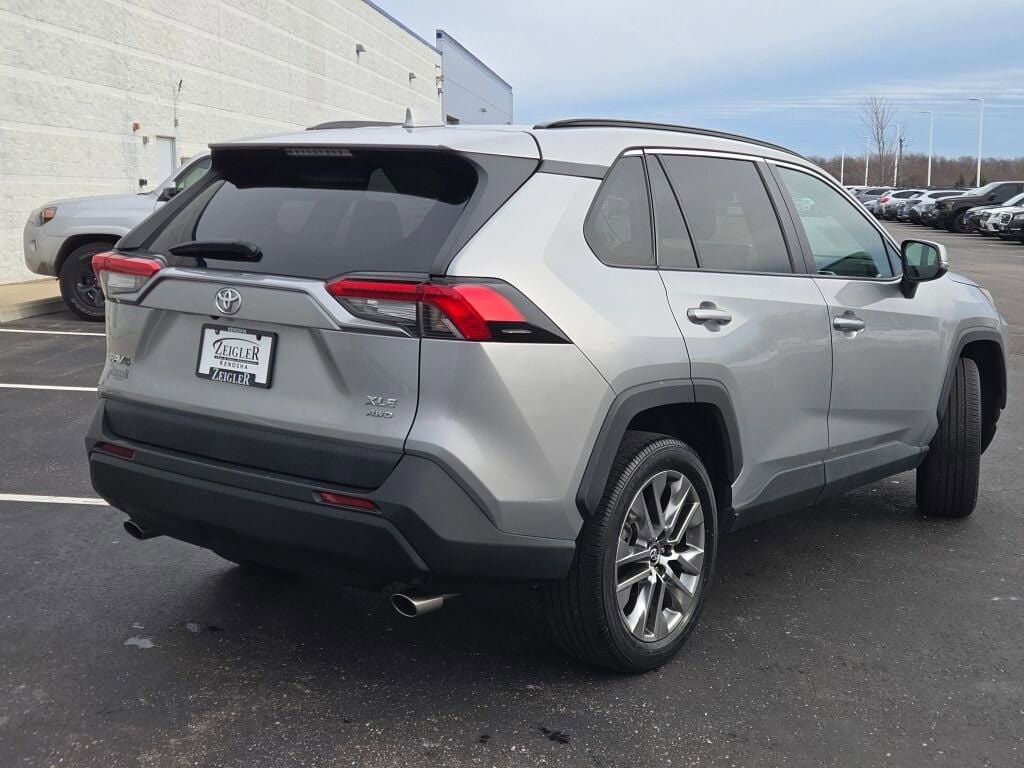 2020 TOYOTA RAV4 - Image 9