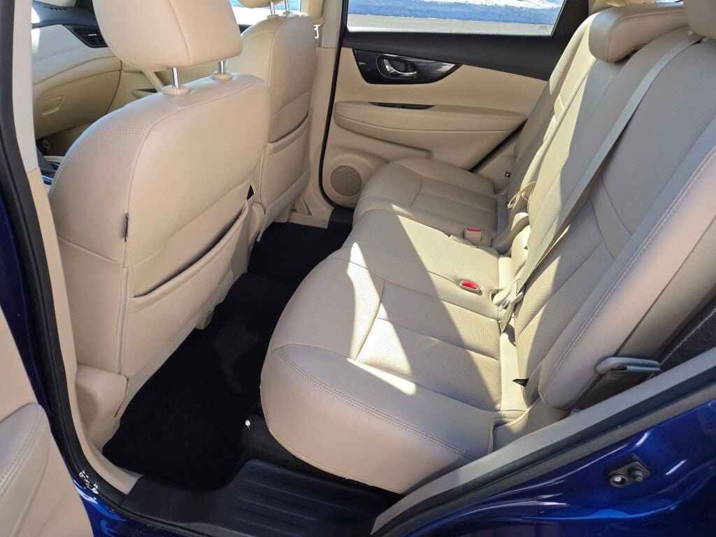 2017 NISSAN ROGUE - Image 16