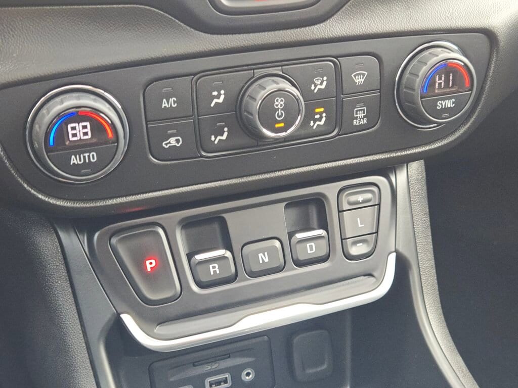 2021 GMC TERRAIN - Image 29