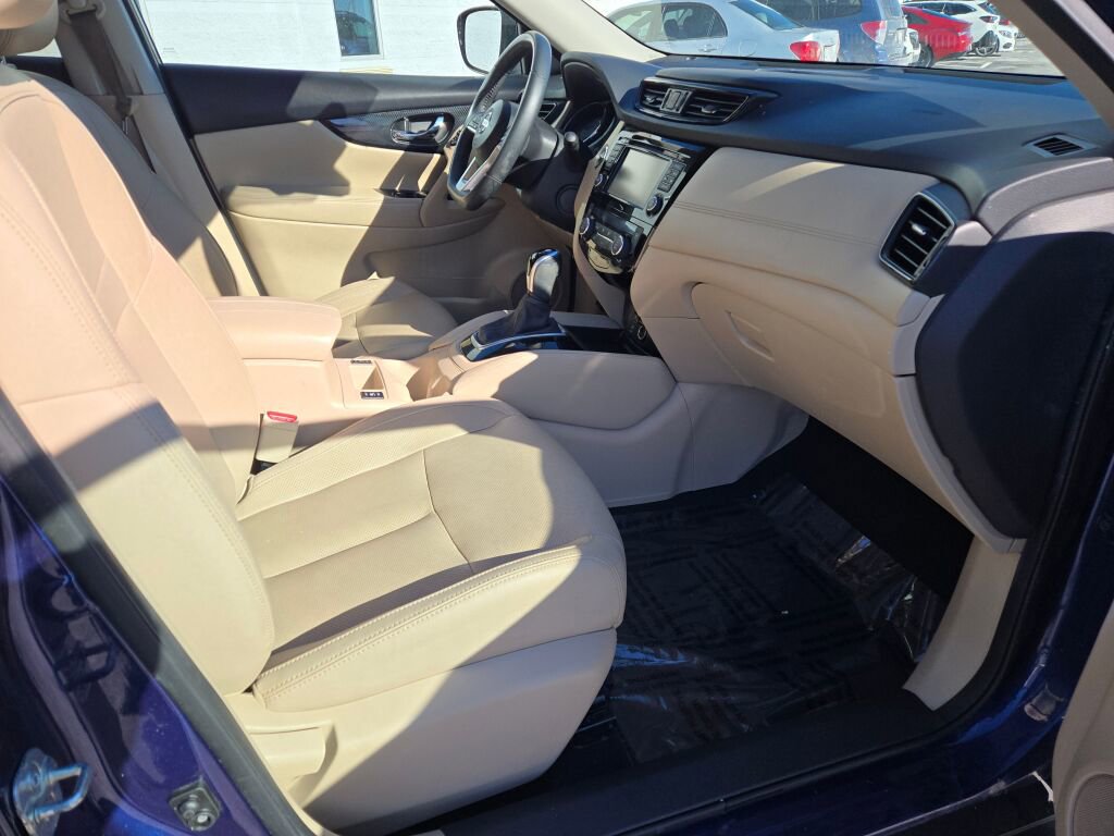 2017 NISSAN ROGUE - Image 6